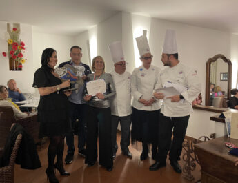 Con l’acciuga ripiena e fritta chef Alessandro Dentone vince il Memorial Ferrer 2024